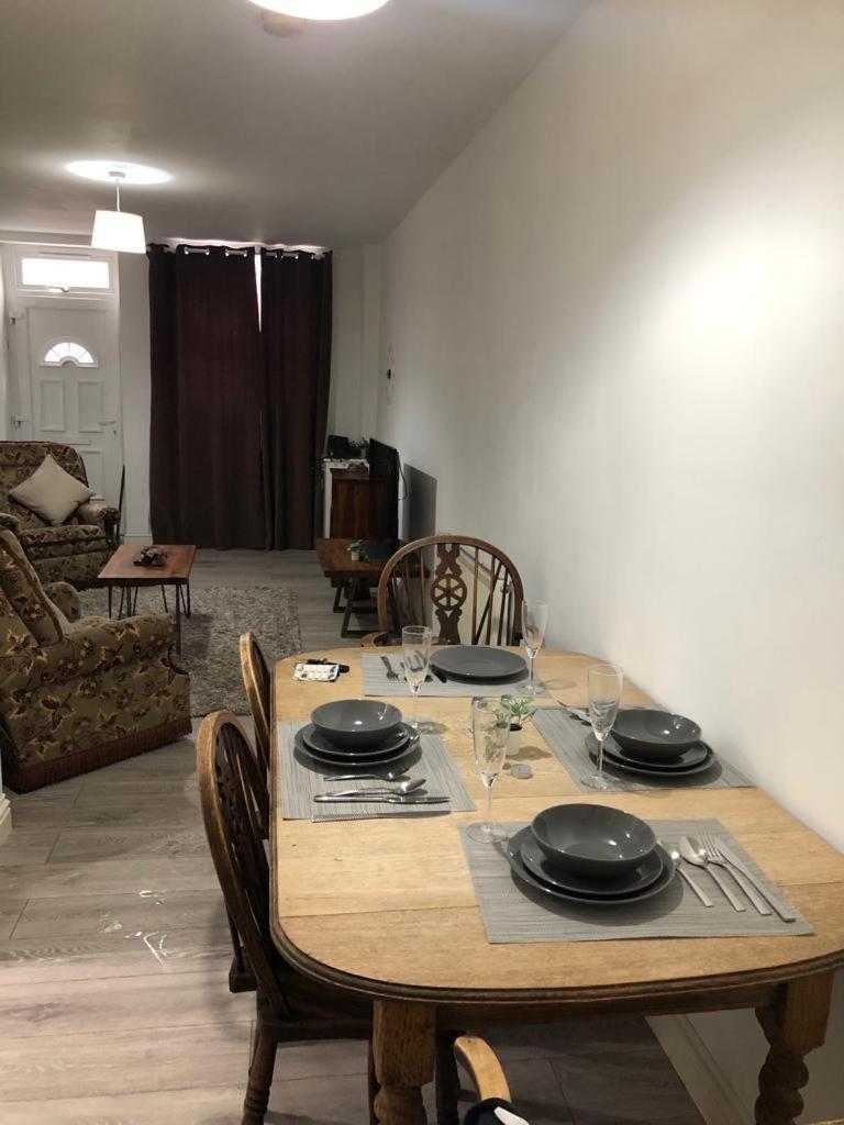 Bed and Breakfast Alpha House Лондон Экстерьер фото
